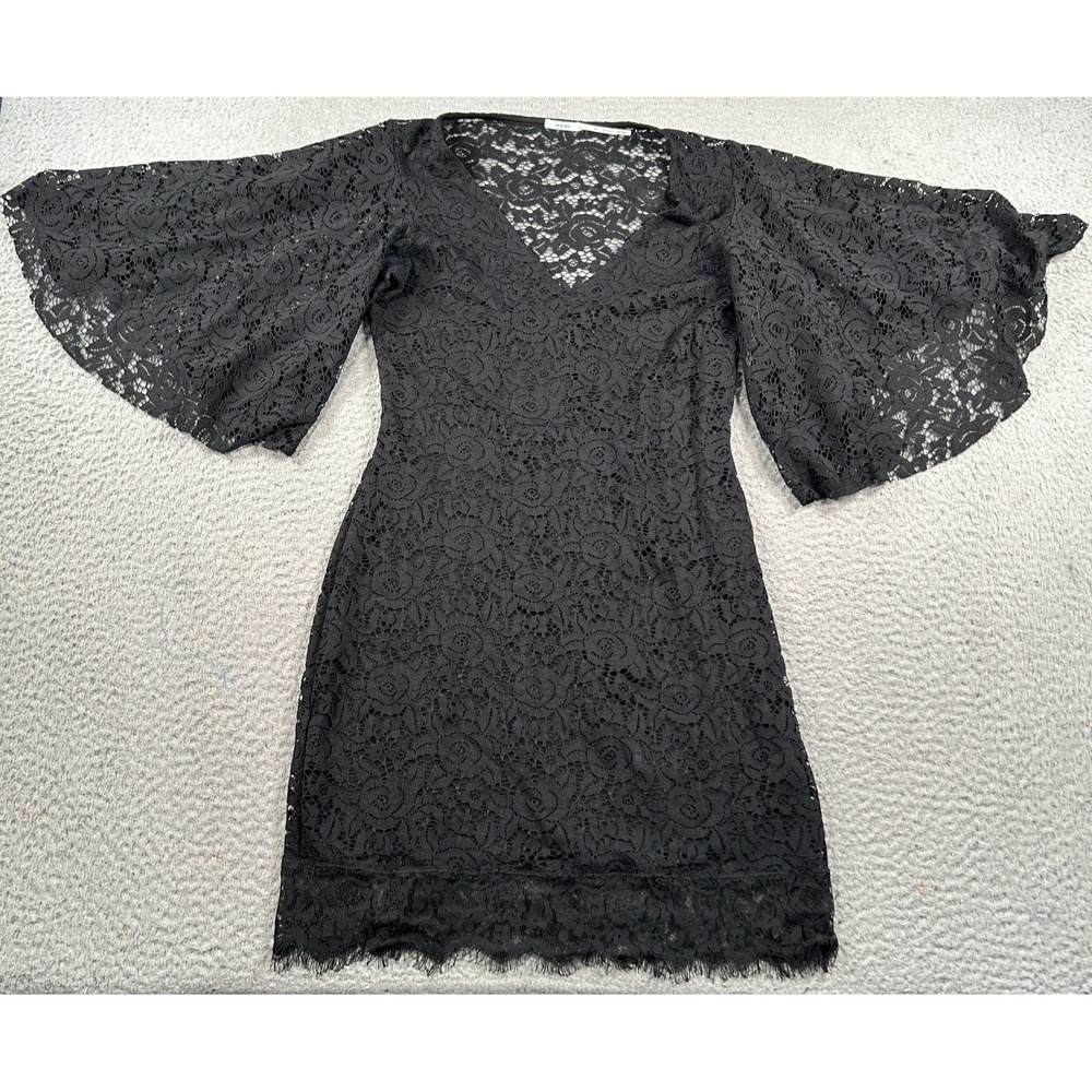 Kimchi Blue Dress Women's Medium Black Shift Floral Lace Bell-Sleeve‎ Stretch